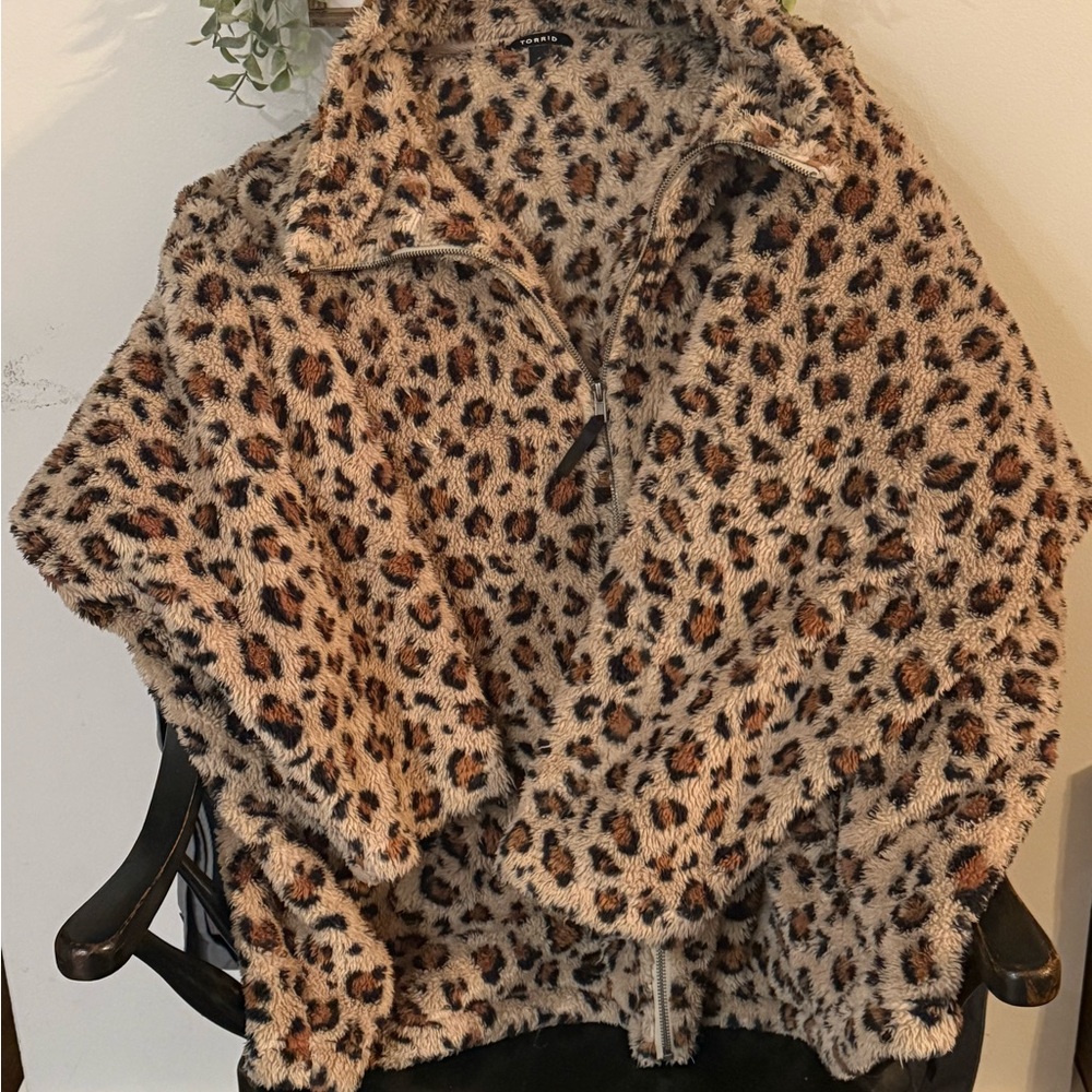 Torrid 6x Warm Cozy Leopard Print Fleece Zip Up Jacket